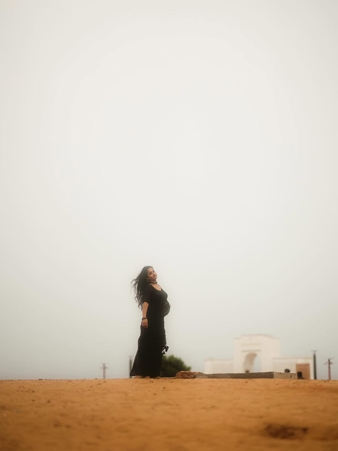 Deepthi Sunaina Beautiful in Black Saree (35)