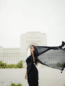 Deepthi Sunaina Beautiful in Black Saree (4)