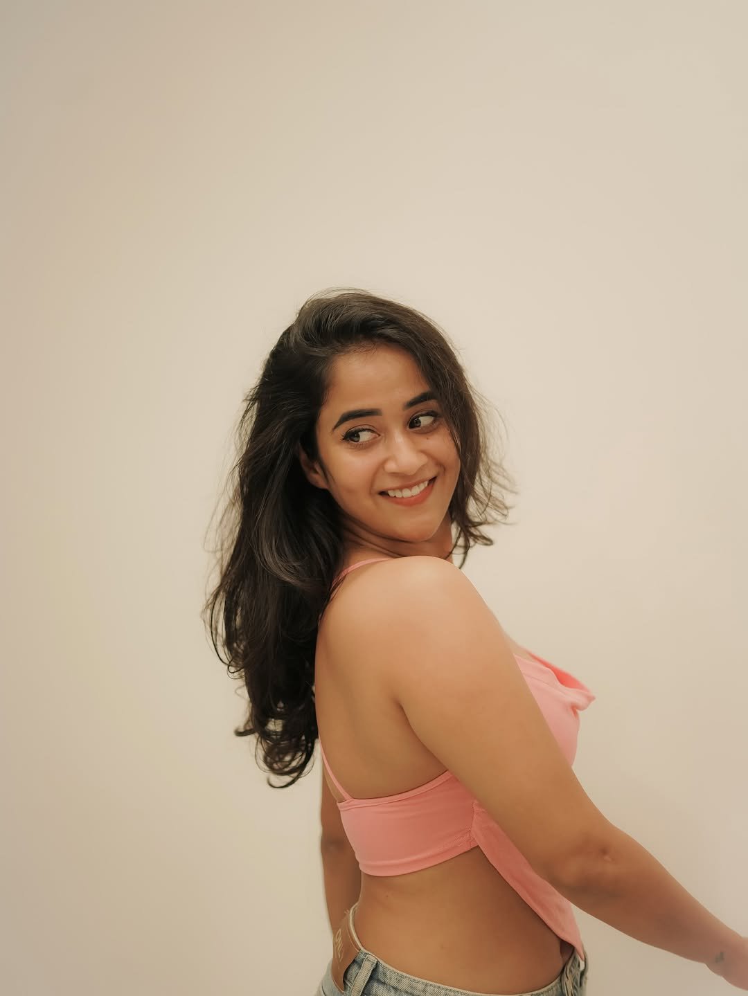 Deepthi Sunaina Casual in Pink Crop Top and Jeans (15)