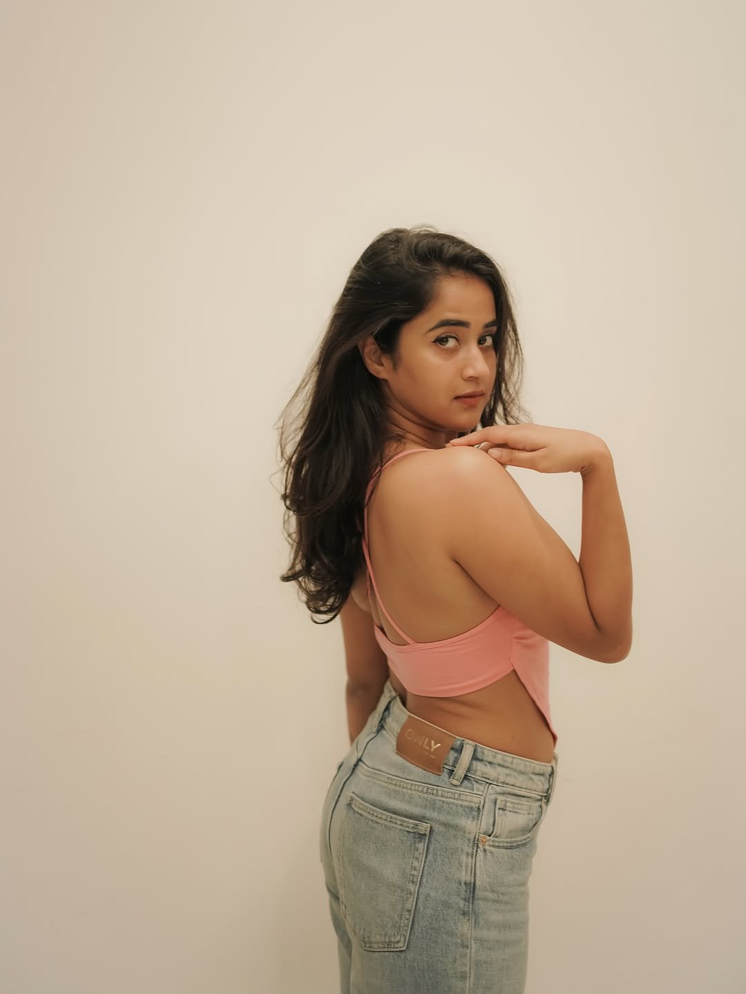 Deepthi Sunaina Casual in Pink Crop Top and Jeans (17)