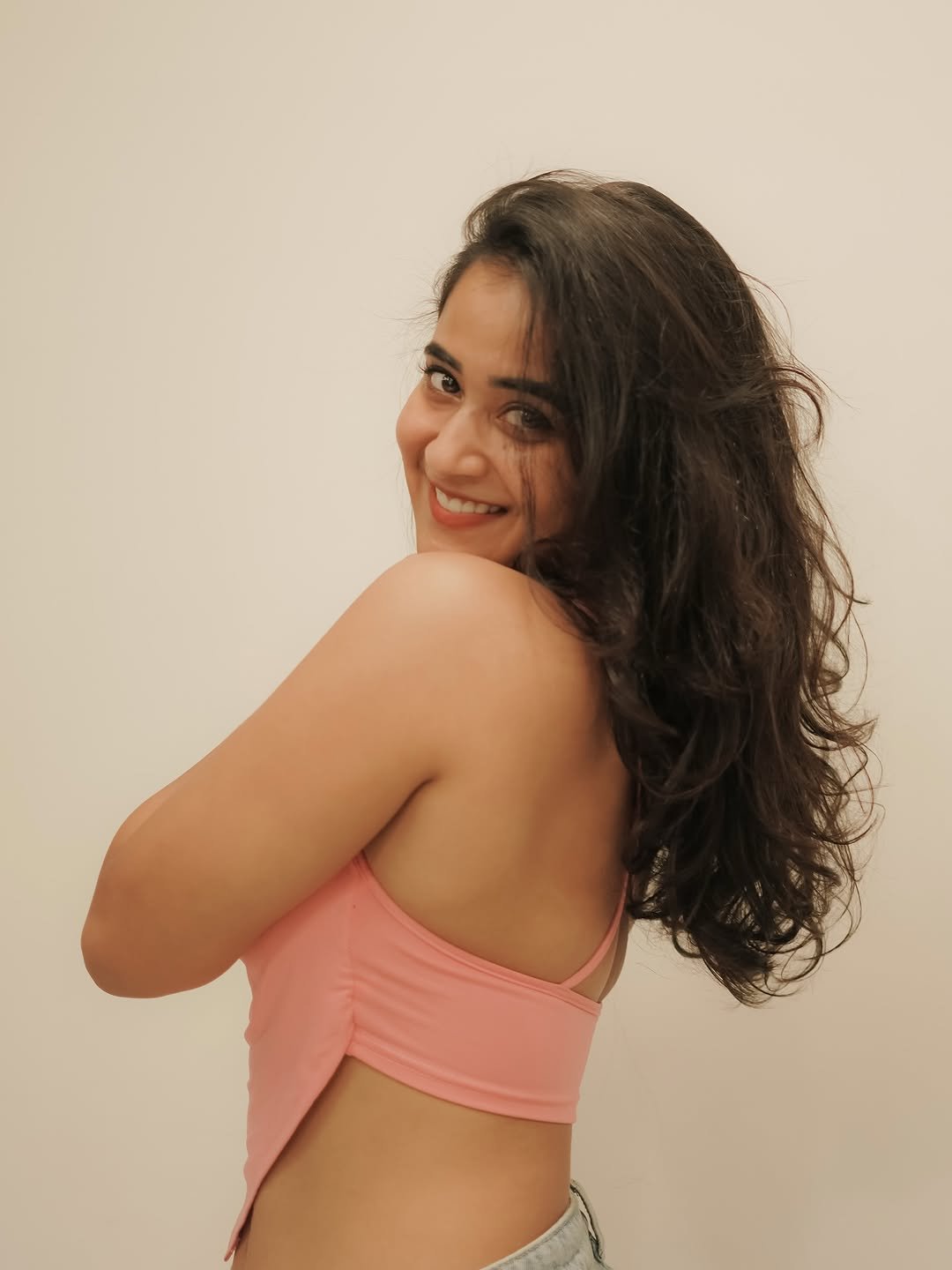 Deepthi Sunaina Casual in Pink Crop Top and Jeans (19)