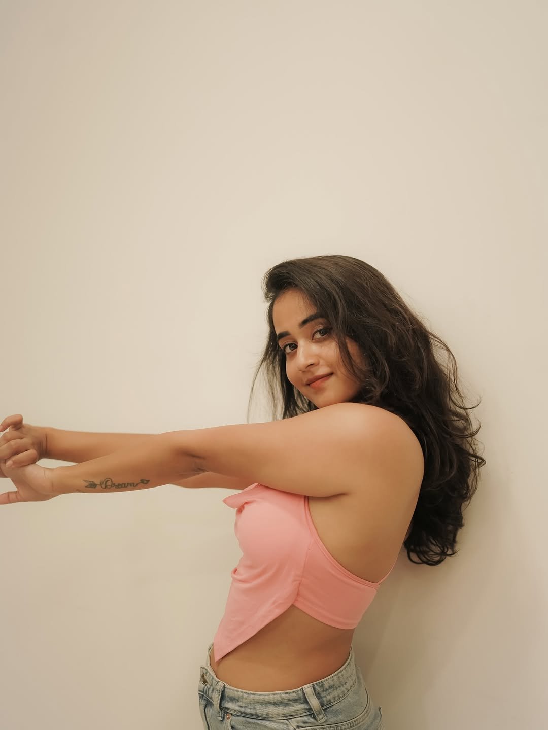 Deepthi Sunaina Casual in Pink Crop Top and Jeans (2)