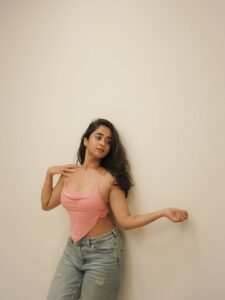 Deepthi Sunaina Casual in Pink Crop Top and Jeans (8)