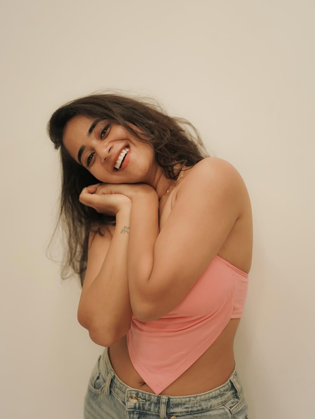 Deepthi Sunaina Casual in Pink Crop Top and Jeans (9)