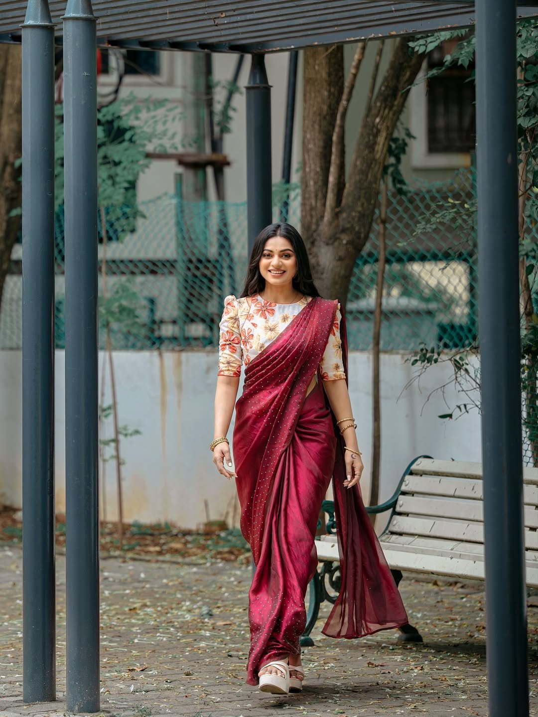 Delna Davis Elegant Maroon Saree Outdoor Photoshoot (10)