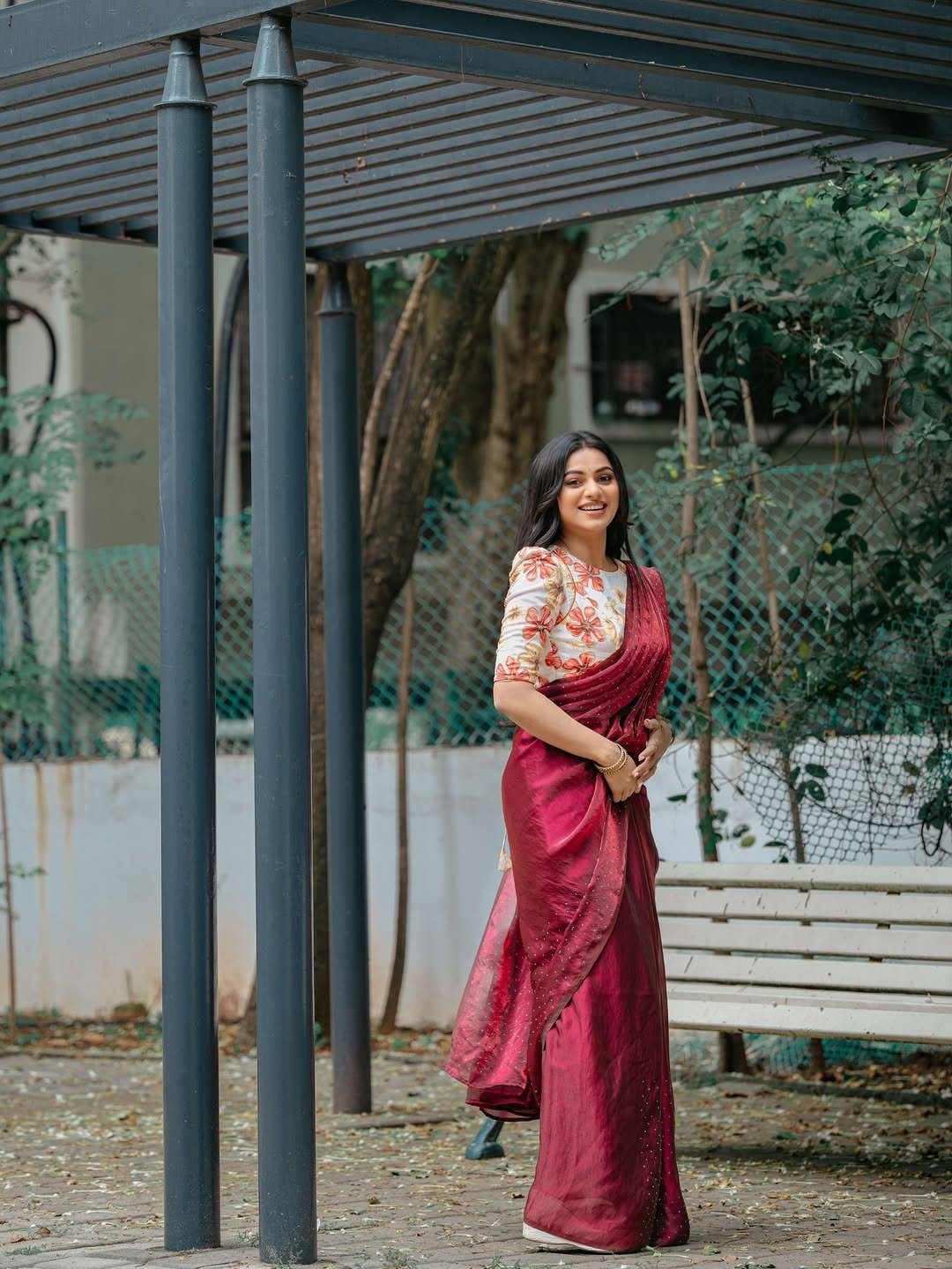 Delna Davis Elegant Maroon Saree Outdoor Photoshoot (17)
