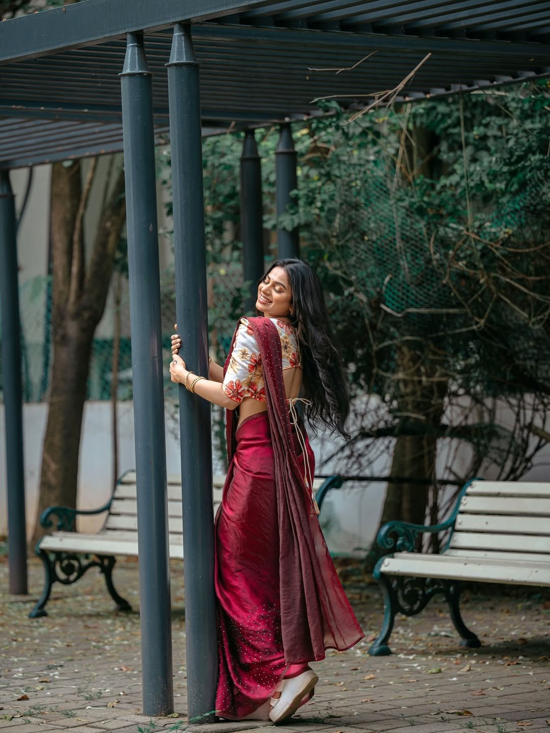 Delna Davis Elegant Maroon Saree Outdoor Photoshoot (19)