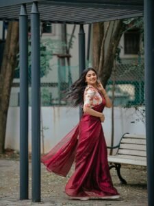 Delna Davis Elegant Maroon Saree Outdoor Photoshoot (4)