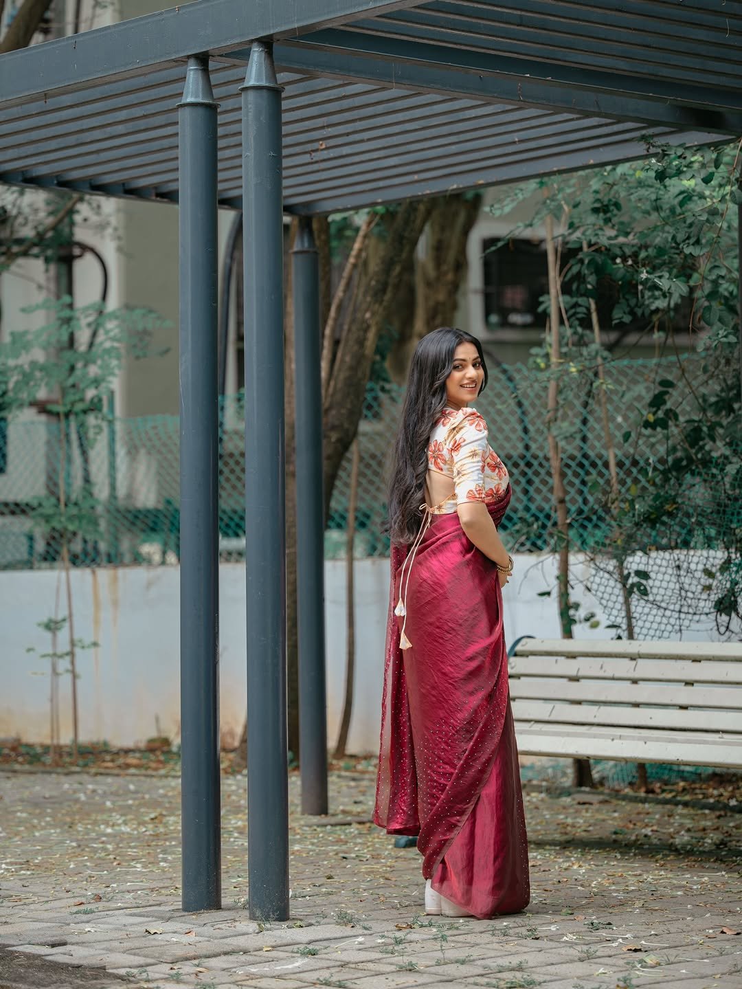 Delna Davis Elegant Maroon Saree Outdoor Photoshoot (6)