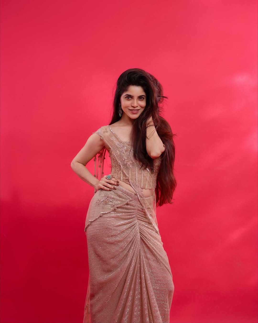 Divya Bharathi Gorgeous in Gold Embellished Gown (12)