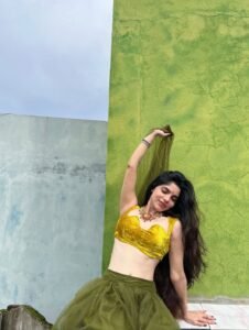 Divya Bharathi Stuns in Olive Green Saree and Yellow Blouse Photos (7)