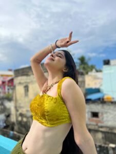 Divya Bharathi Stuns in Olive Green Saree and Yellow Blouse Photos (9)