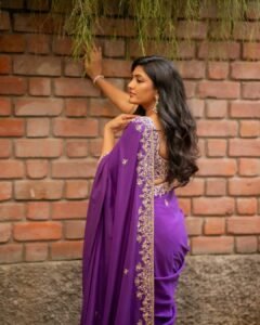Eesha Rebba Shines in Purple Embroidered Saree Photos (8)