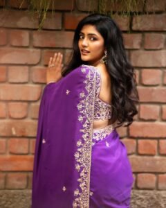 Eesha Rebba Shines in Purple Embroidered Saree Photos (9)