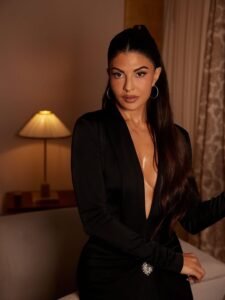 Jacqueline Fernandez Dazzles in Black Deep Neck Gown Photos (4)