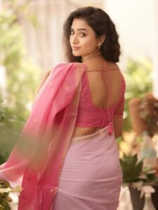 Janani Ashok Kumar Classy in Pink Handloom Saree (10)