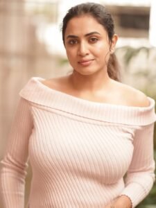 Janani Ashok Kumar in Elegant Off-Shoulder Pink Sweater (10)