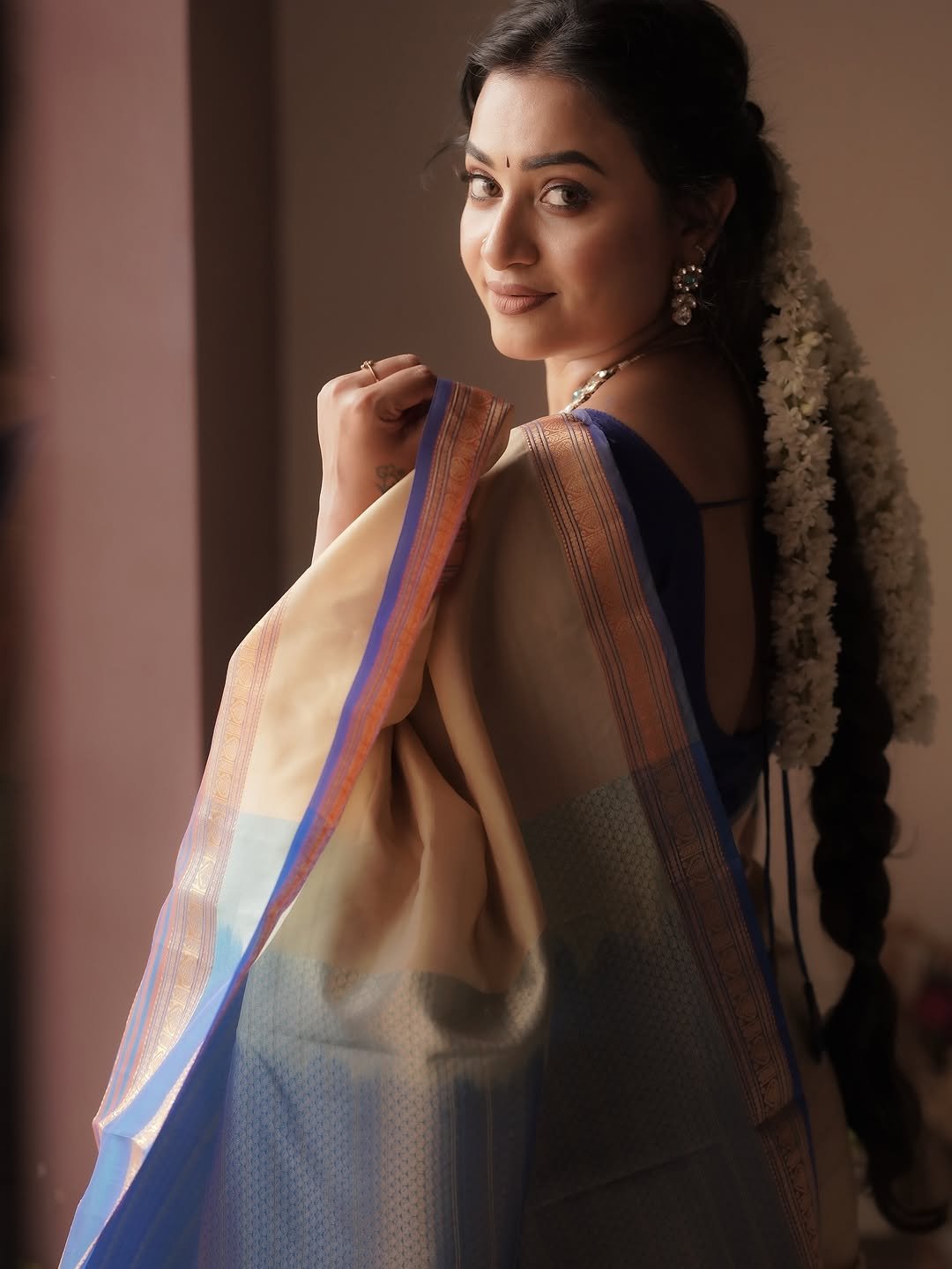 Janani Ashok Kumar in Traditional Beige Silk Saree with Statement Jewelry (1)