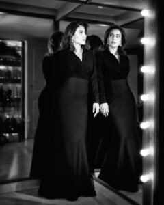 Kajol Elegant in Black Outfit with Statement Earrings (5)