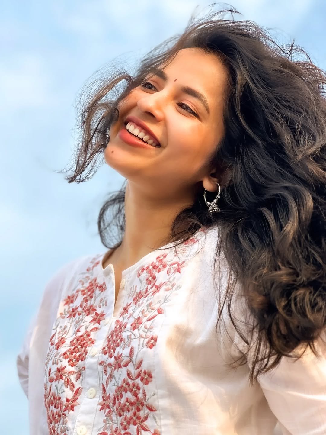 Komalee Prasad Beautiful Candid in Floral Kurti (1)