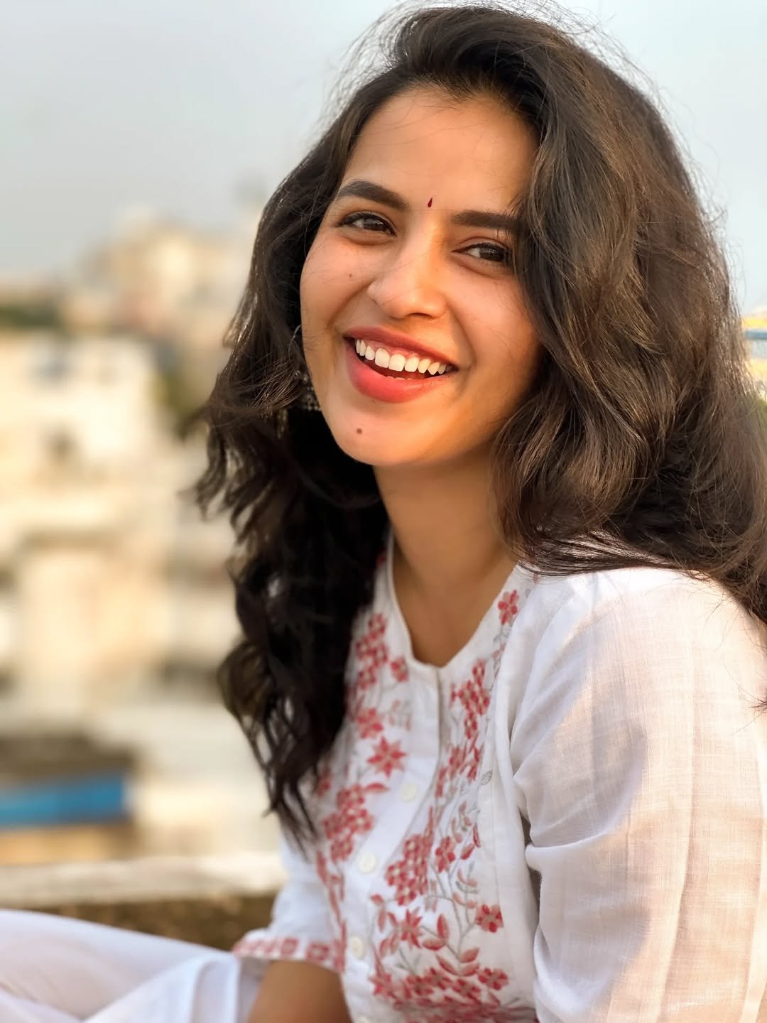 Komalee Prasad Beautiful Candid in Floral Kurti (11)