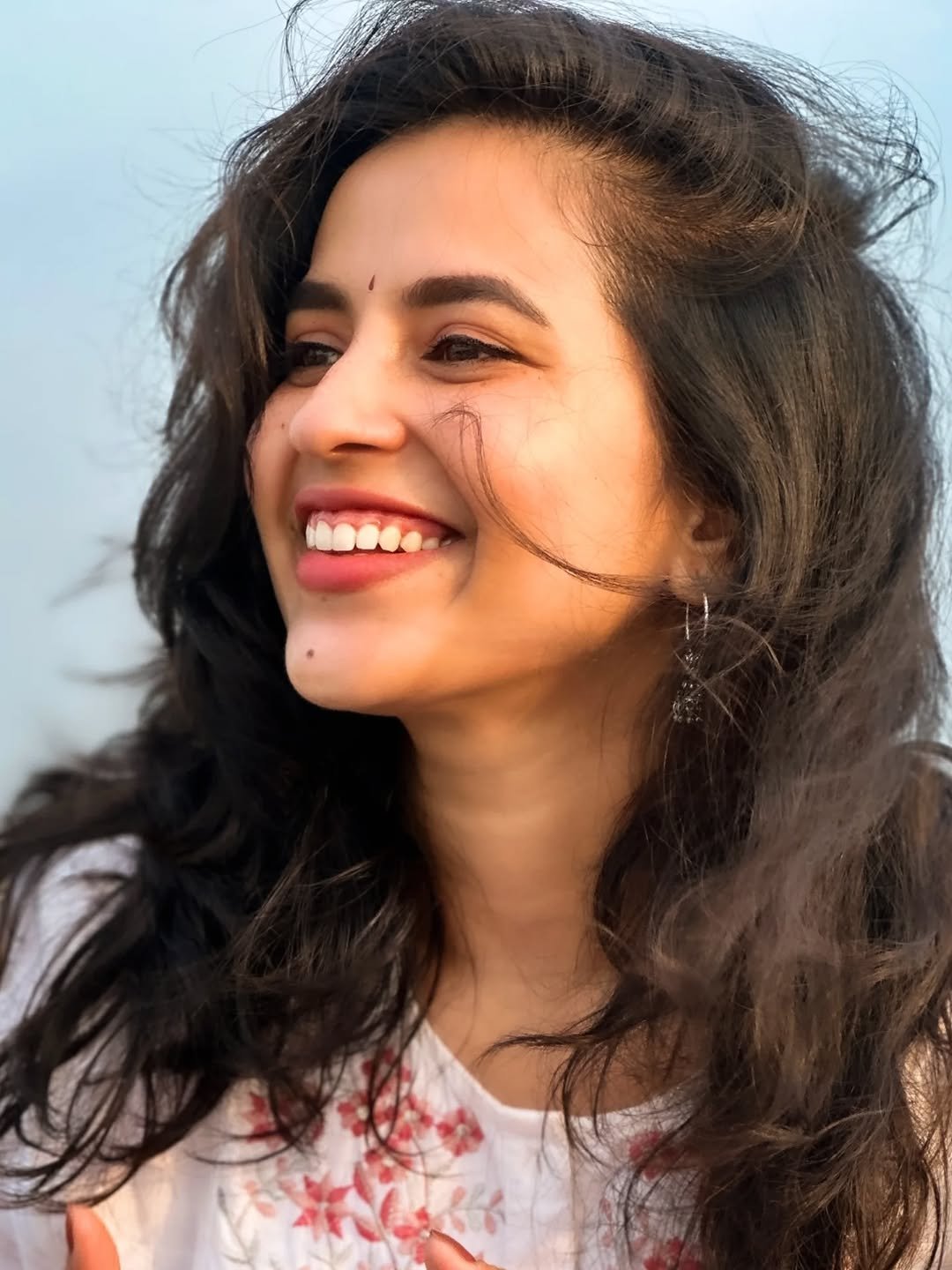 Komalee Prasad Beautiful Candid in Floral Kurti (4)