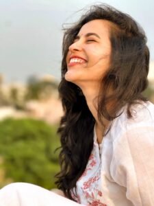 Komalee Prasad Beautiful Candid in Floral Kurti (5)