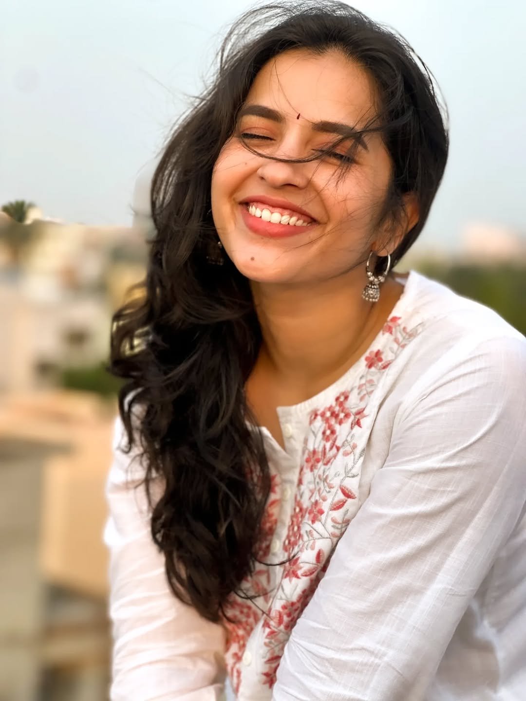 Komalee Prasad Beautiful Candid in Floral Kurti (8)