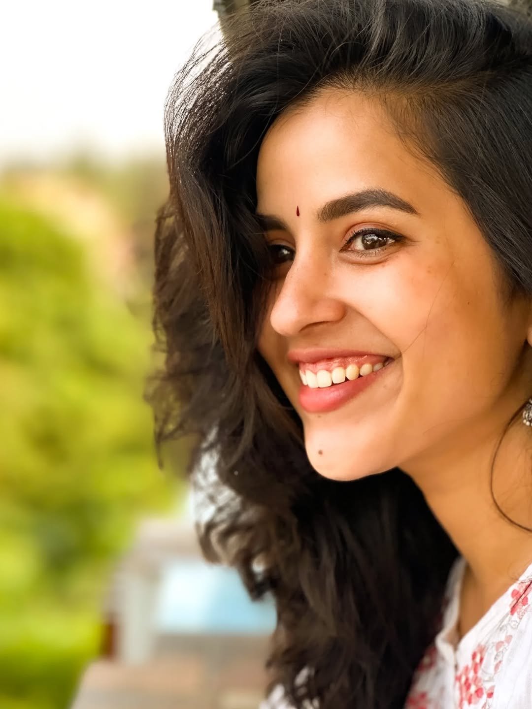 Komalee Prasad Beautiful Candid in Floral Kurti (9)