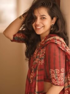 Komalee Prasad Radiant in Red Printed Saree (4)