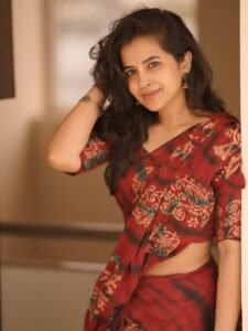 Komalee Prasad Radiant in Red Printed Saree (7)