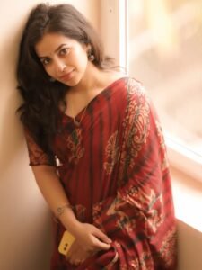 Komalee Prasad Radiant in Red Printed Saree (8)