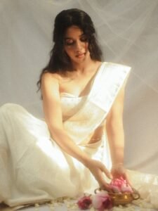 Mirnalini Ravi Ethereal in Ivory Saree with Dewy Makeup (7)
