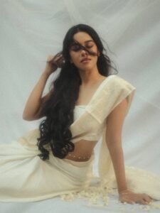 Mirnalini Ravi Ethereal in Ivory Saree with Dewy Makeup (8)