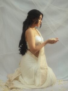 Mirnalini Ravi Ethereal in Ivory Saree with Dewy Makeup (9)