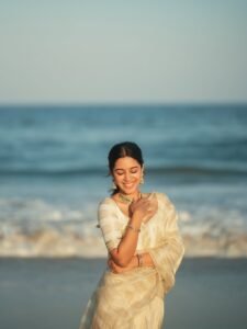 Mirnalini Ravi Radiant in Temple Jewelry and Off-White Saree (9)