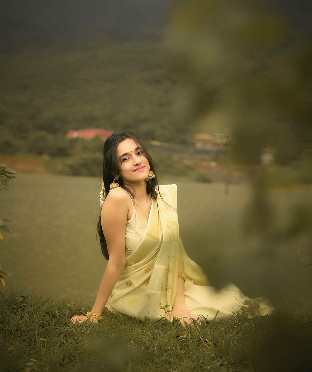 Nuveksha Charms in Traditional Off White Kerala Saree Photos (16)