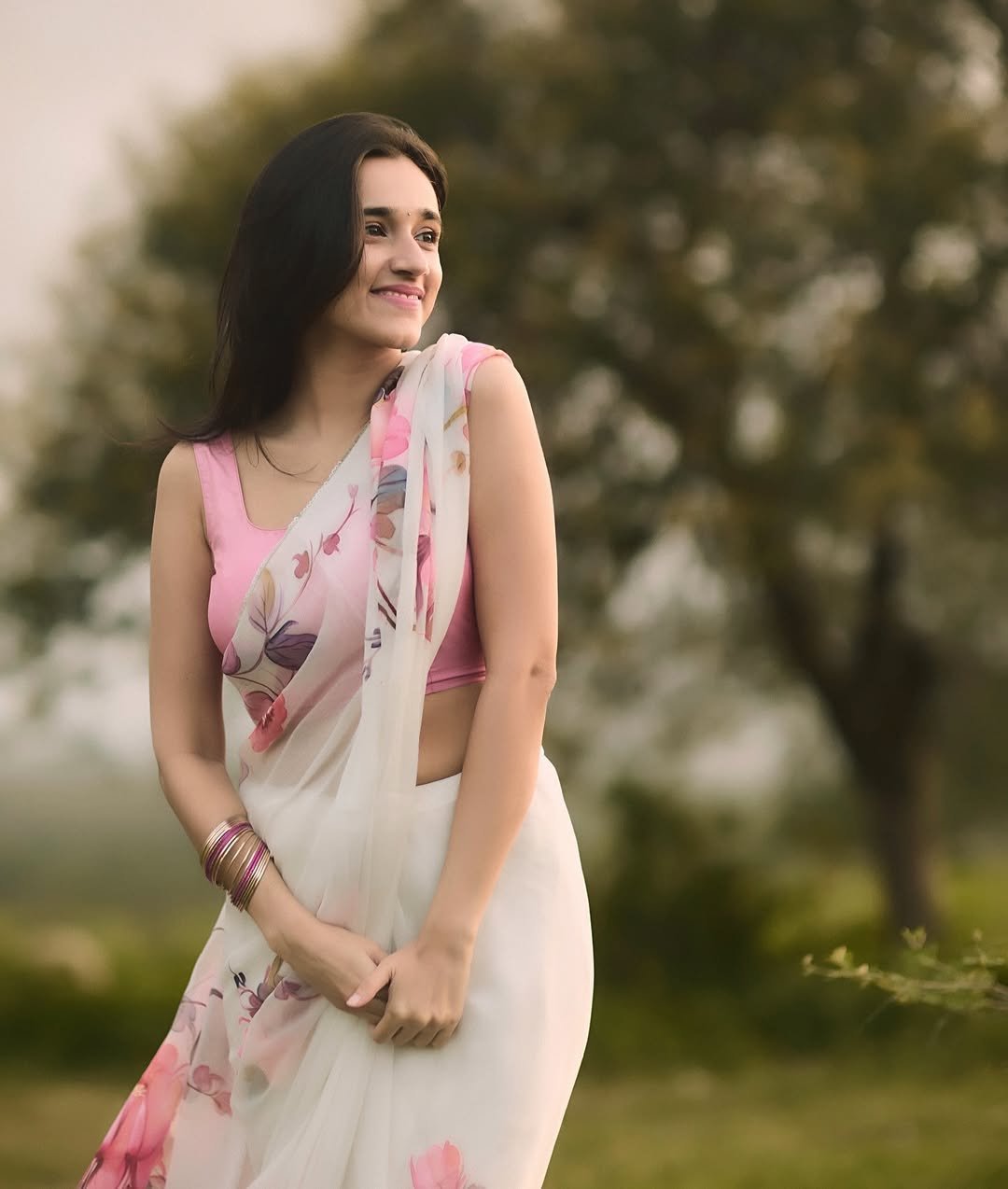 Nuveksha Looks Adorable in Pink Floral Saree Photos (1)