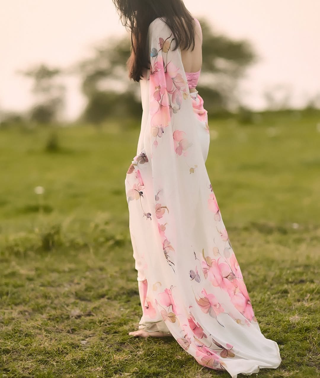 Nuveksha Looks Adorable in Pink Floral Saree Photos (2)