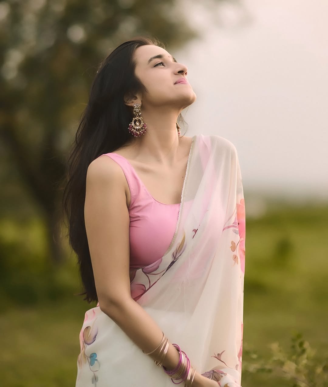 Nuveksha Looks Adorable in Pink Floral Saree Photos (3)