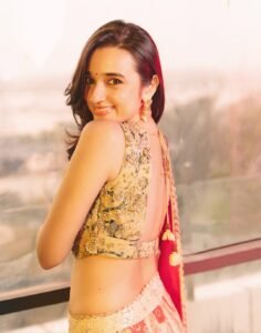 Nuveksha Radiates in Floral Embroidered Lehenga Photos (1)