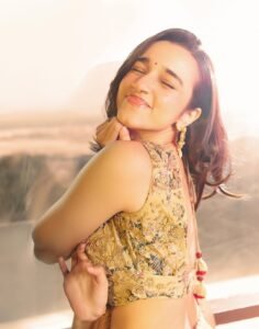 Nuveksha Radiates in Floral Embroidered Lehenga Photos (10)