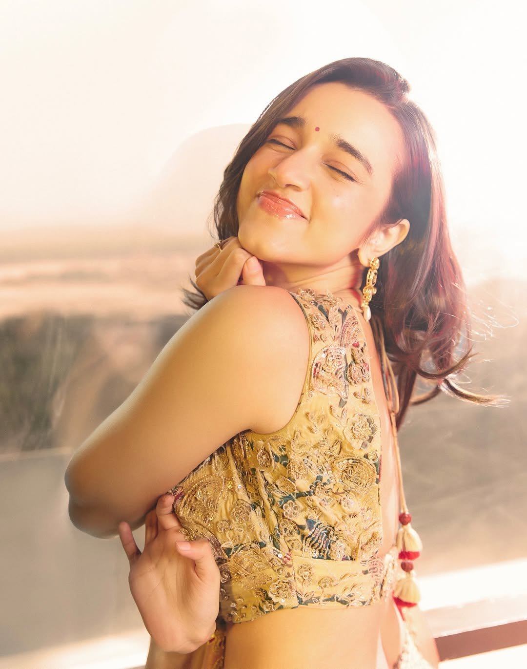 Nuveksha Radiates in Floral Embroidered Lehenga Photos (10)