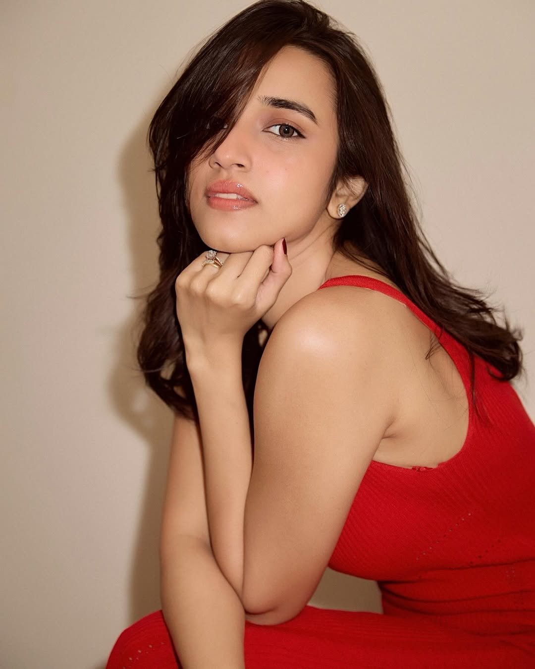 Nuveksha Sizzles in Red Bodycon Dress Photos (11)