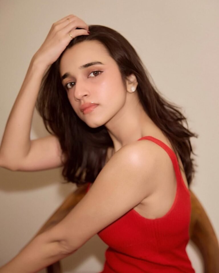 Nuveksha Sizzles in Red Bodycon Dress Photos (12)