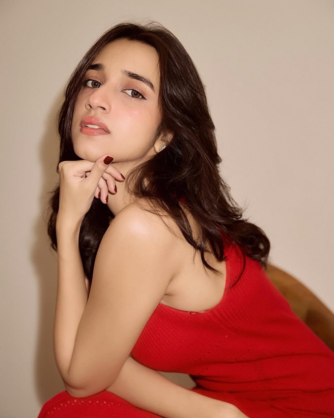 Nuveksha Sizzles in Red Bodycon Dress Photos (14)