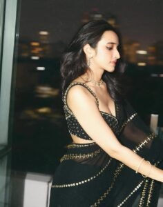 Nuveksha Slays in Black Sequin Saree Photos (1)