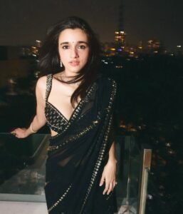 Nuveksha Slays in Black Sequin Saree Photos (16)