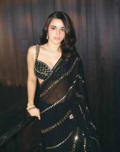 Nuveksha Slays in Black Sequin Saree Photos (31)