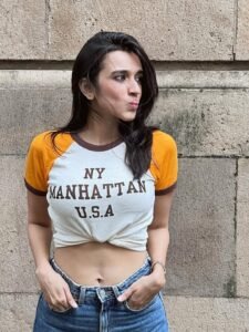 Nuveksha Stylish in NY Manhattan Crop Top and Blue Jeans Photos (6)